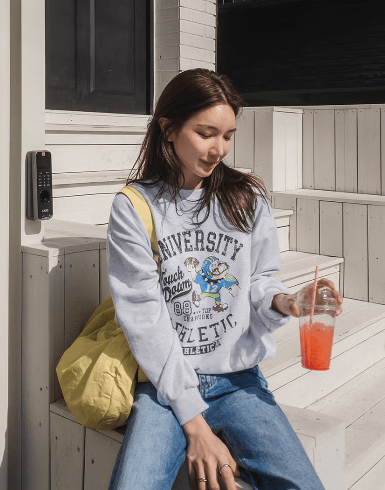 韓國直送Universe Character Printing Long Sleeve Tee - HLY &amp; CHOCCICO