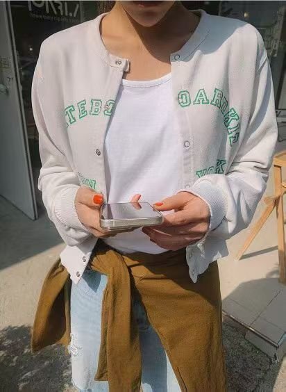 韓國直送Urban Graphic Cardigan - HLY &amp; CHOCCICO