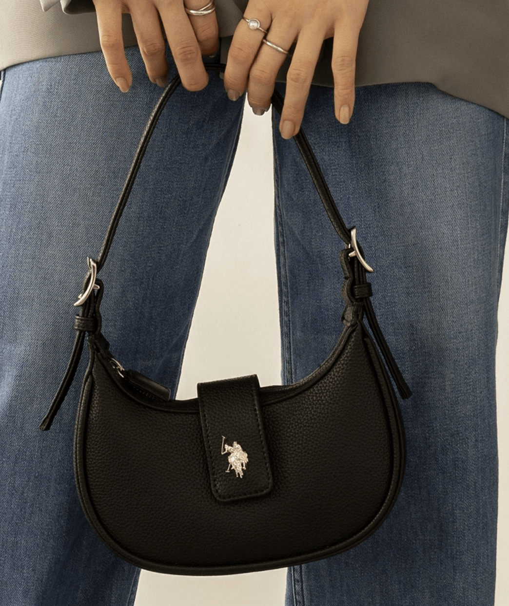 日本直送🌟U.S. POLO ASSN.Half Moon Shoulder Bag 🌟 - HLY & CHOCCICO