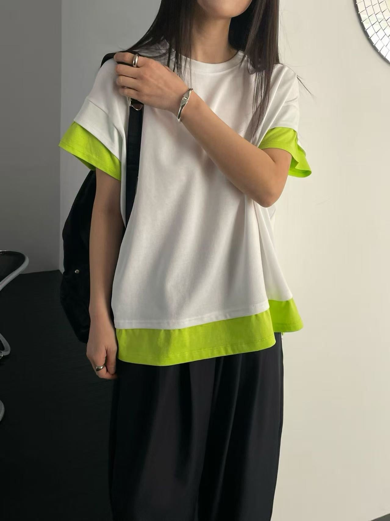 韓國直送Vibrant Trim T-Shirt - HLY &amp; CHOCCICO