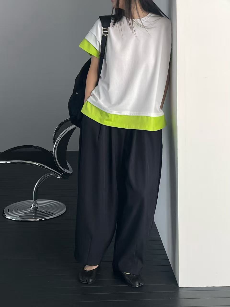 韓國直送Vibrant Trim T-Shirt - HLY &amp; CHOCCICO
